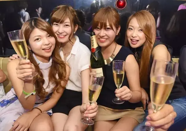 这20个地方，可以在新加坡很嗨的过夜生活~