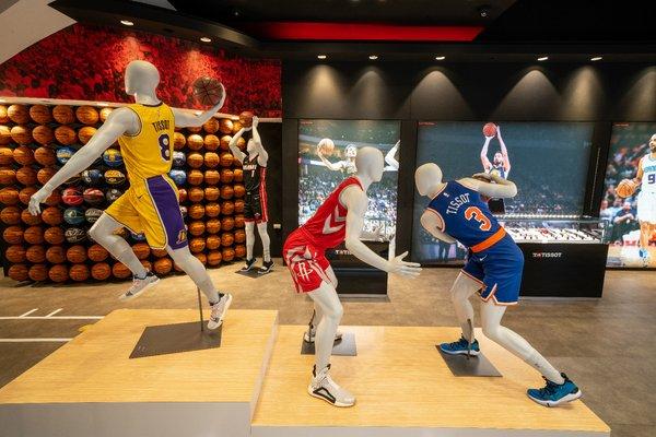 天梭表揭幕六家全新品牌概念店 打造全新品牌体验圈