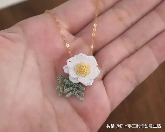 设计首饰没你想象的那么难，从钩织一朵小花开始，有教程