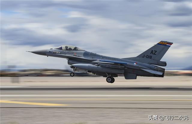 新加坡空军的四架F-15E“鹰”抵达，“红旗军演”即将开场