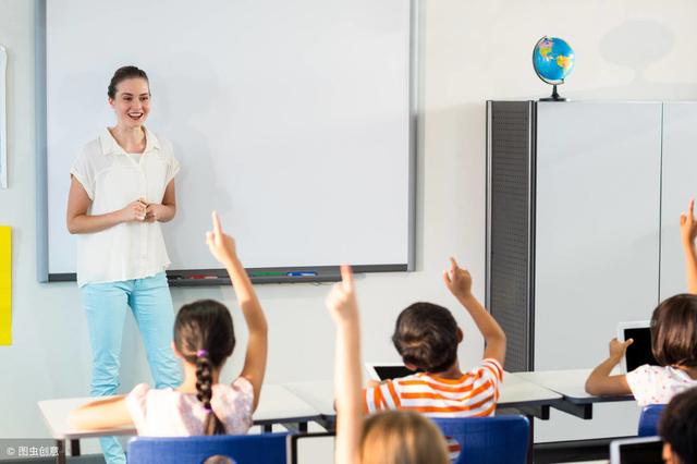 爸爸妈妈的焦虑：幼儿园不提前学英语和写字，上小学成绩会落后吗