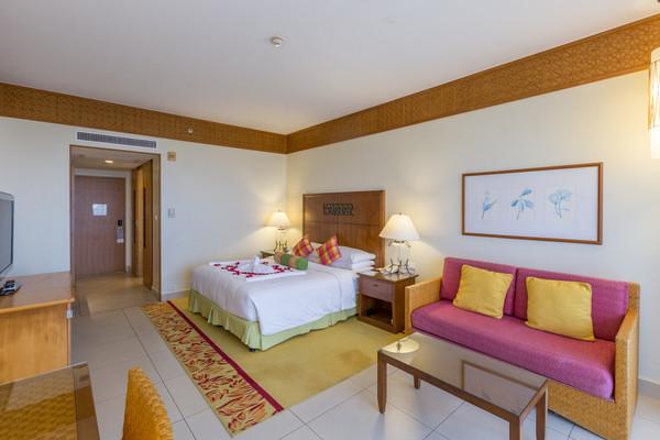 亚龙湾风水最好的酒店，拥有距沙滩最近的独栋别墅，仅120米