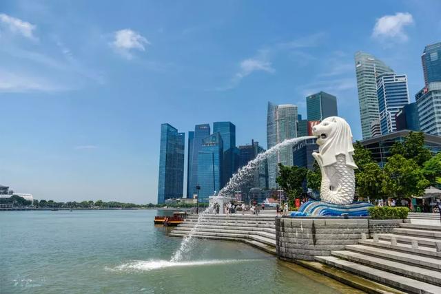 滨海湾，一眼望尽狮城繁华，世界上最美的城市风景不过如此！