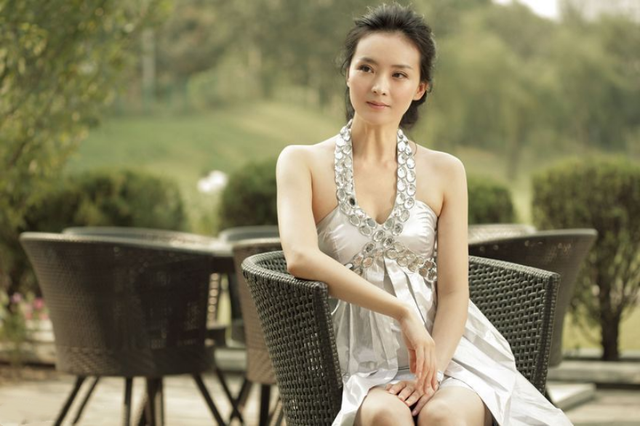 演技进步神速的女演员，歌舞情商皆一流，难怪在韩国都吃香