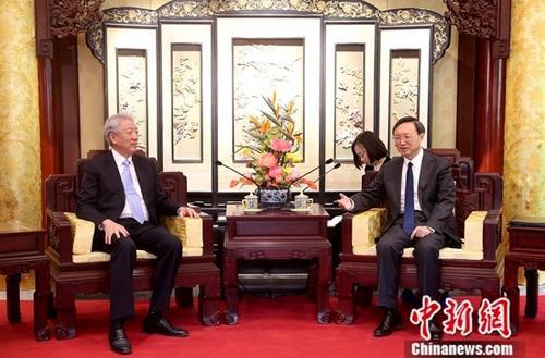 杨洁篪会见新加坡副总理张志贤