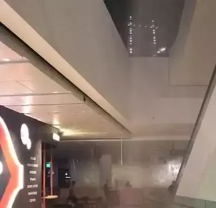 尴尬不？炫上天的星耀樟宜，10天内两次漏水！