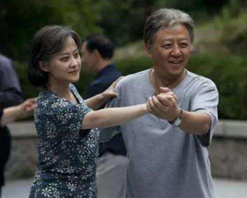 《父母爱情》编剧刘静去世，戏中的梅婷夺视后，关晓彤成人气花旦
