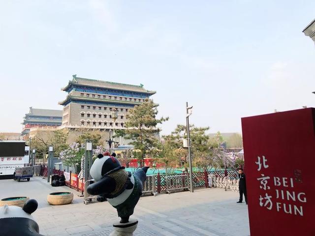 皇城根下的24小时不间断的“阅读原点”——page one