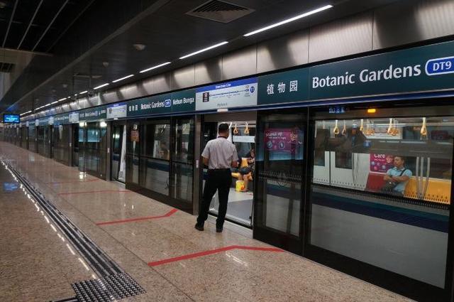 新加坡地铁线路图太复杂？本地设计师重新设计简洁易懂版！