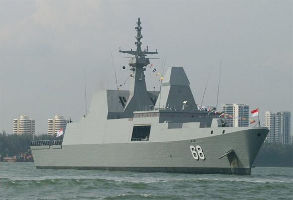 参加海军节的首艘外籍军舰抵达青岛！不是俄罗斯：代表舰艇很亮眼