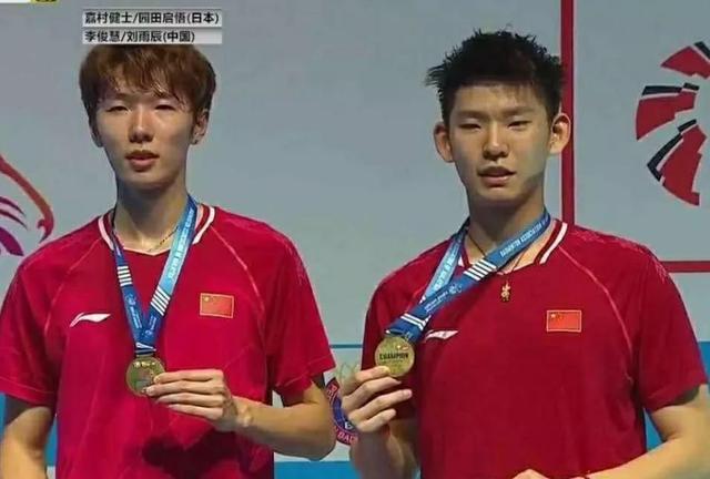 冲击背靠背夺冠！刘雨辰李俊慧马不停蹄转战新加坡