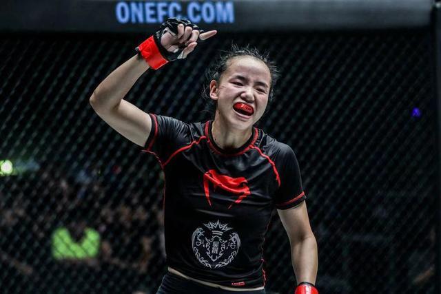 格斗林妹妹林荷琴与李晨一起录制跑男，为推广MMA作出卓越贡献