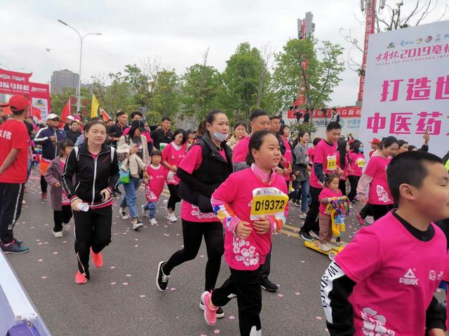 2019亳州国际马拉松今日开赛：“亳马”吸引2万余人参赛