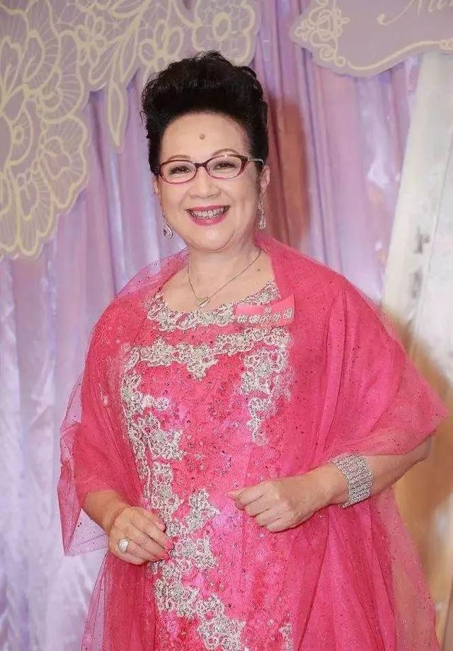 薛家燕入行60年承认想抱孙子但儿子还年轻 想为女儿招女婿