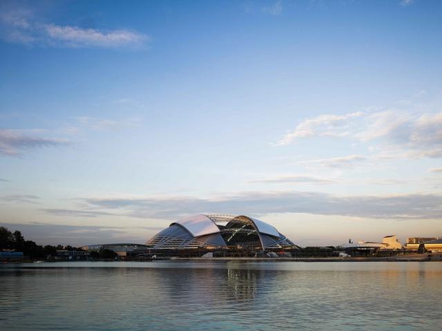 世界上最大的大跨度超薄穹顶建筑——新加坡国家体育馆