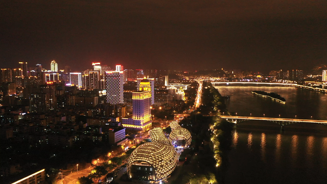 柳江清，紫荆美，夜景惹人醉，航拍柳州看宜居花城的画卷之美！