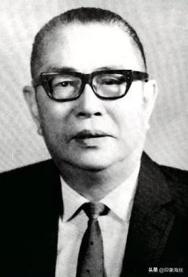 曾被陈嘉庚举荐，是新加坡南洋大学的“功臣”，是战后拍华语片的第一人