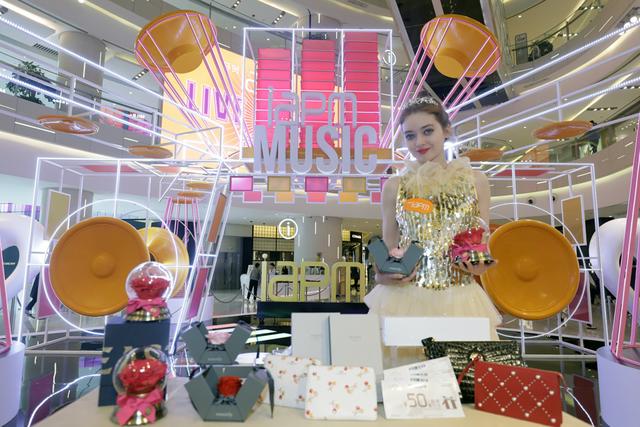 上海环贸iapm商场 的Live Music音乐节为市民奉上一套文化大餐