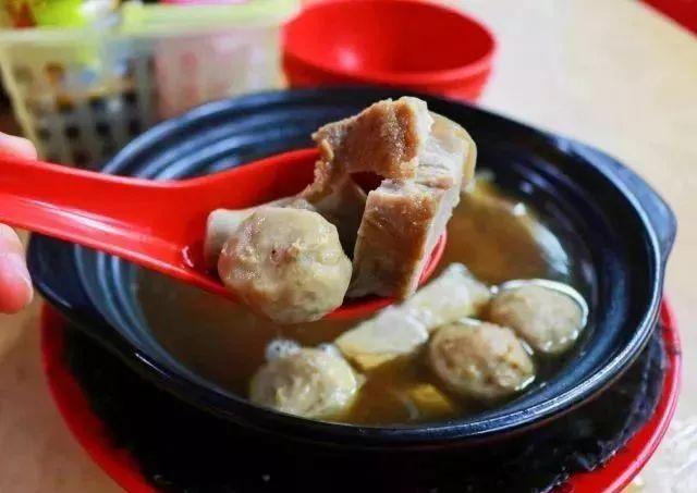 为什么去马来西亚人人都在吃肉骨茶？