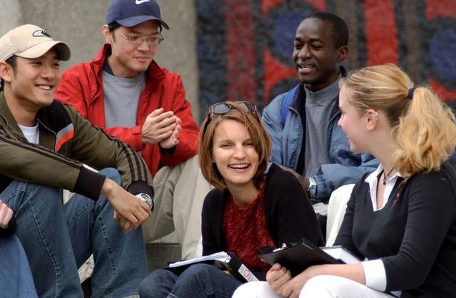 美国H-1B工作签证申请难度加大，13万人的“美国梦”暂时止步