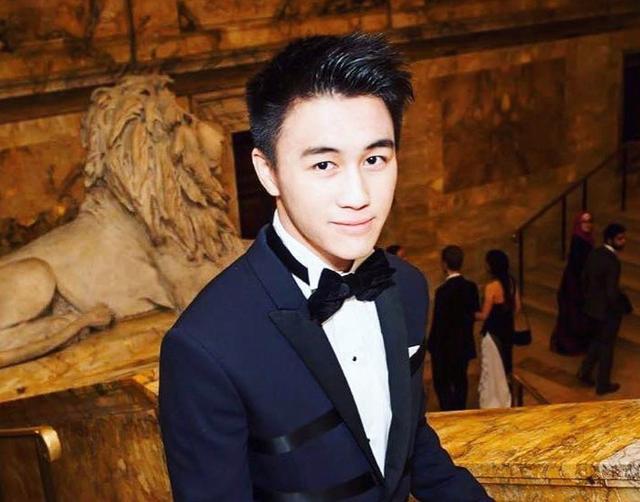 何猷君携奚梦瑶与梁安琪就餐，两人关系仍未公开见家长言之尚早