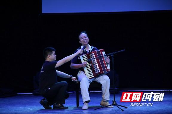 庞中华27年后重回“一师” 称徐特立毛泽东是自己老师