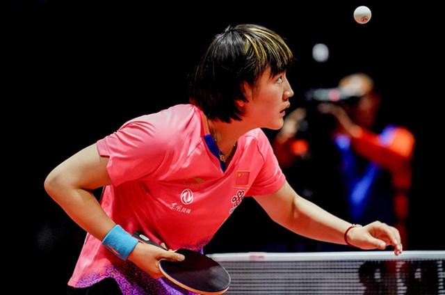 女单首胜！国乒新魔王横扫新加坡选手，第一局曾0-5落后