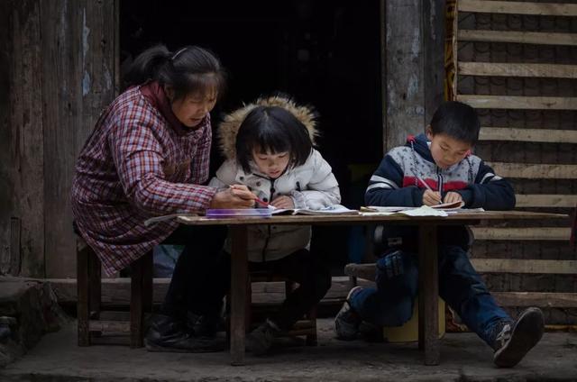 聪明的中国妈妈，都在逼孩子往苦里学