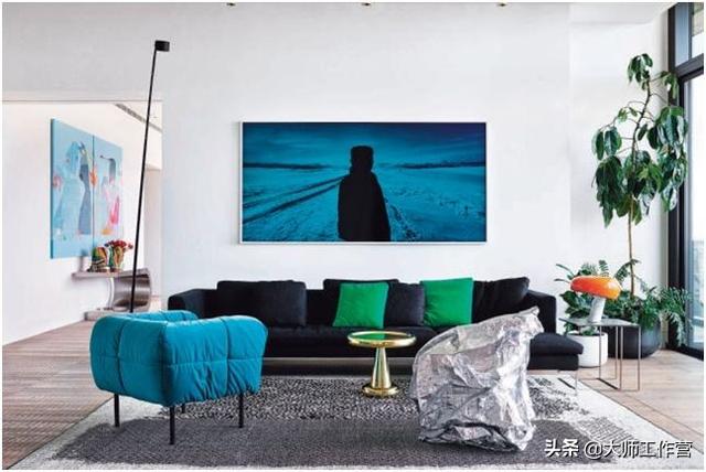 Hargrave在玻璃盒中创造亲密度