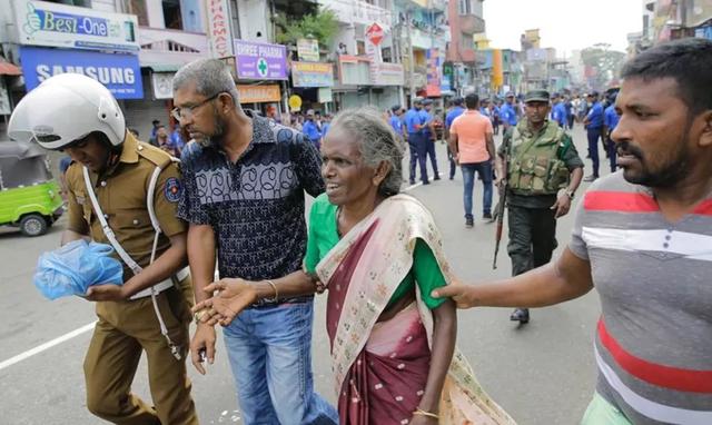 持续关注丨斯里兰卡多地爆炸 死亡人数已升至215人