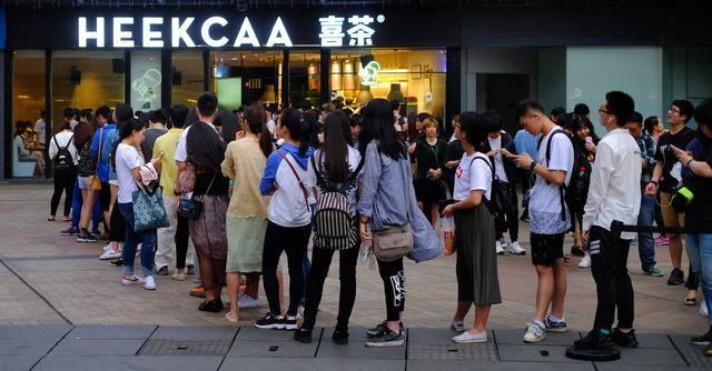 喜茶的营销“骗局”，真的是暴利行业吗？