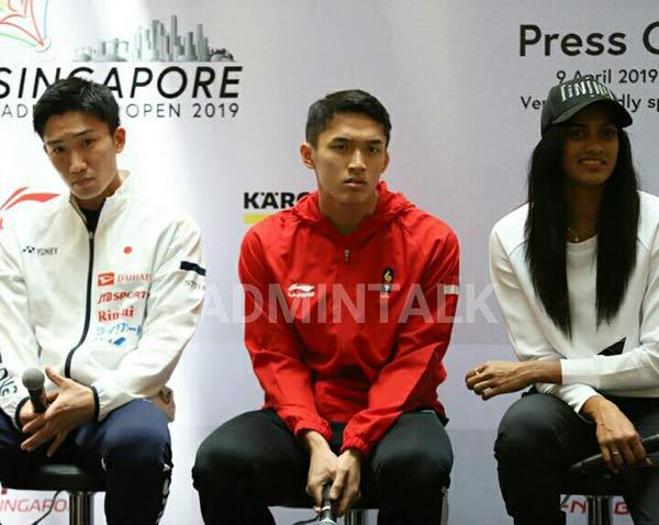 新加坡赛举行新闻发布会，乔纳坦、桃田显尴尬