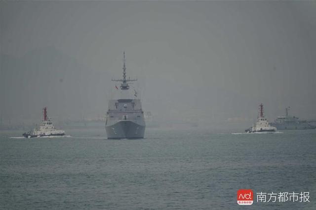 新加坡“坚强号”护卫舰抵达青岛 系首艘到访外国军舰 高清多图