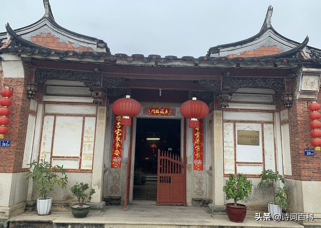 一代大师徐悲鸿为他画像，这位华侨建筑家不一般