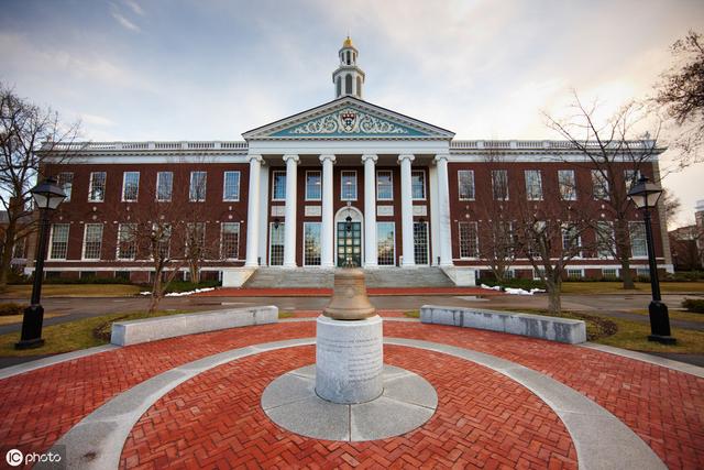 为什么世界上最好的大学很多出自美国和英国？