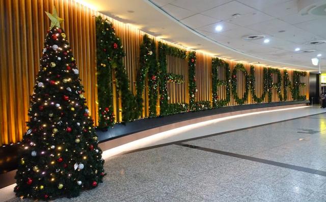 和百夫长休息室差多少？亲测美国运通自营休息室