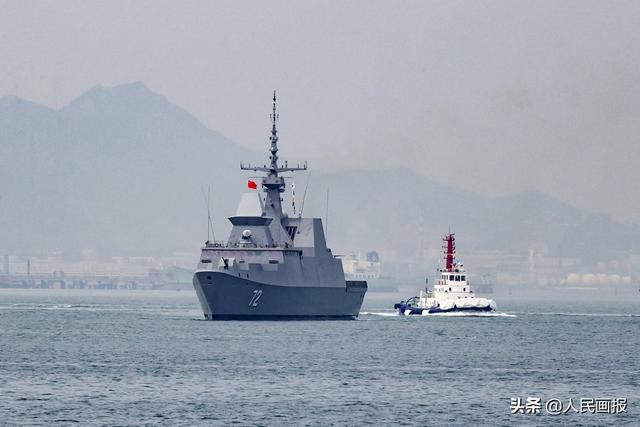 中国海军70华诞 | 现场直击新加坡海军“坚强”号护卫舰抵达青岛