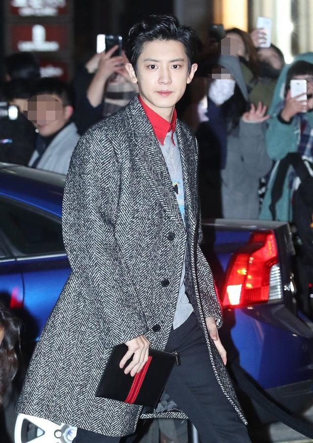 「EXO」「新闻」190405 时尚大势灿烈受邀出席PRADA鸡尾酒会，今晚将以怎样的神仙造型亮相？