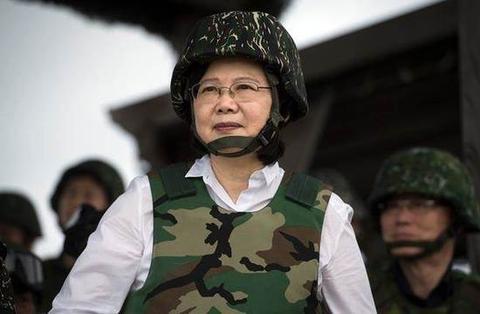 美国无理指责我军机“越海峡中线” 还倒打一耙