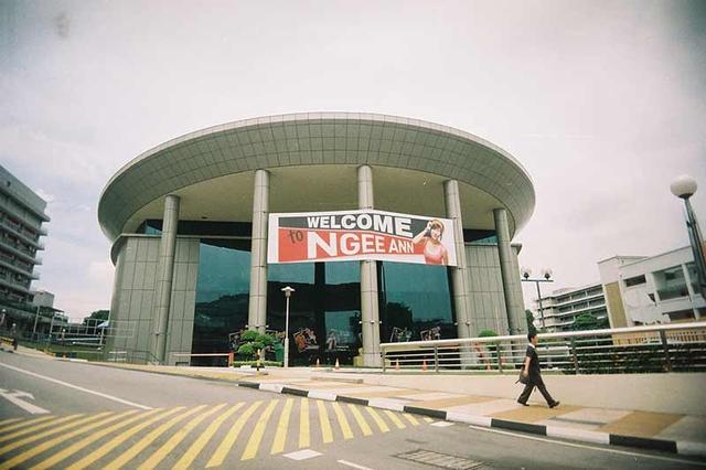 毕业典礼送福利！新加坡的理工学院要将“终身学习”进行到底！