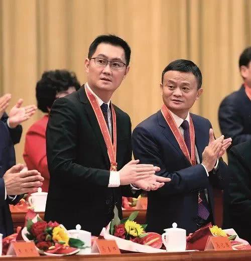 资本博弈：阿里、腾讯战略投资哪家强？|《财经》封面