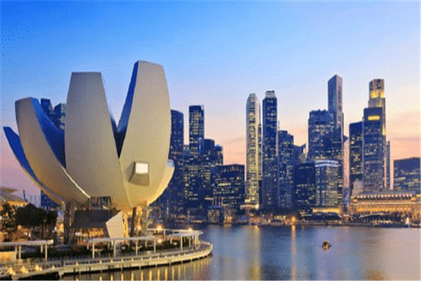 新加坡冠以全球干净城市，实至名归？还是一个“被干净”的城市？