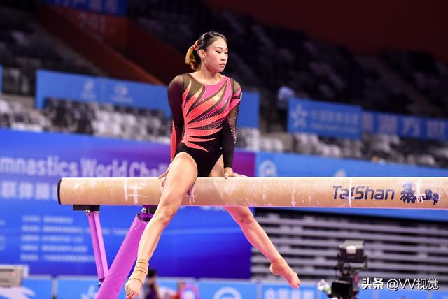 2019年国际体联世界挑战杯：各国美女运动员展高超平衡木技术