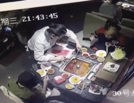餐饮周报｜|海底捞打火机爆炸 瑞幸上市四天破发 两千万的酒吧坍塌
