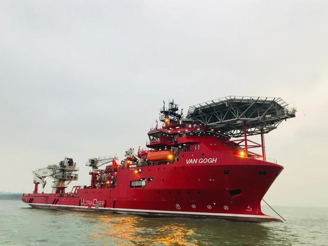 美国海军租用新加坡特种船打捞F-35，该船却是“中国制造”