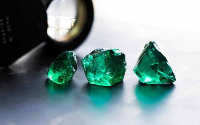 全球一周：Gemfields 5月新加坡祖母绿拍卖成交2240万美元