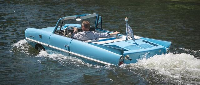 【经典车】第一辆量产水陆两栖车 1966 Amphicar 770