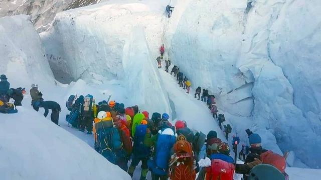 2019喜马拉雅登山季回顾：登顶，死亡，拥挤，一幅世界屋脊浮世绘