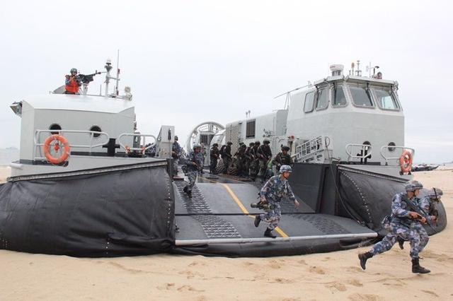 泰国军官搭乘国产军舰，询问价格后喜形于色，考虑购买生产技术