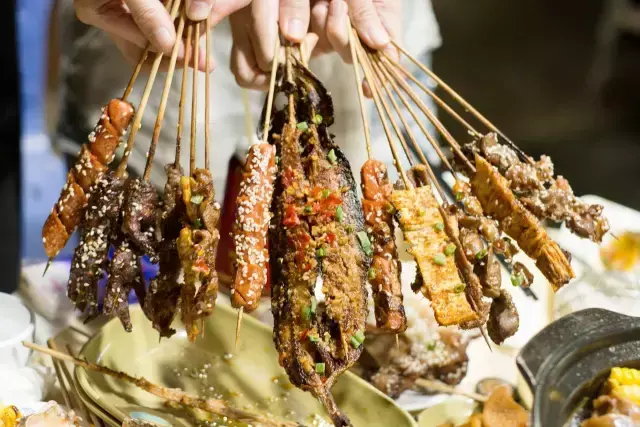 缅甸人出产的芝麻深受国际市场青睐，中国、日本、韩国等都在买